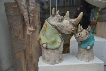 African Rhino Brothers Make An Adorable Sculpture