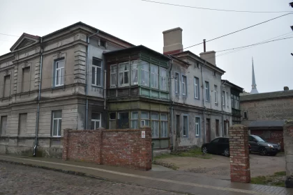 History of Liepaja: Wooden Buildings on City Streets