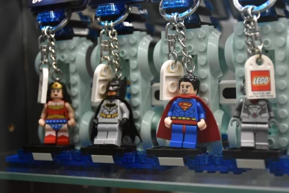 DC Legends: Lego Keychains Showcase Wonder Woman, Batman, Superman