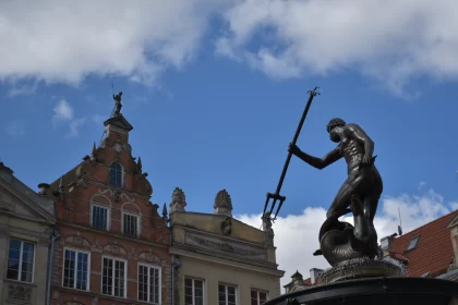 Hear The Story Behind This Beautiful Neptune Fountain In Gdańsk, Poland