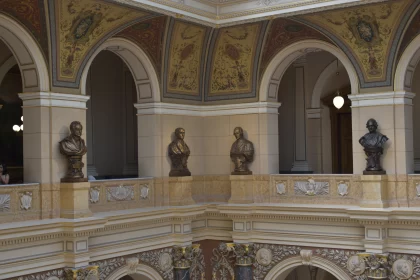 Visages of Valor: Busts of Czech Culture Figures Under the Dome