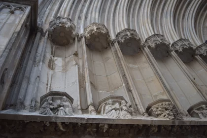 15th Century Gothic Monuments: A Close-Up View