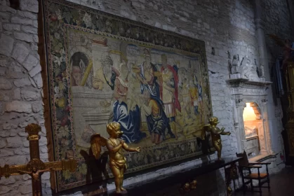 Medieval and Renaissance Tapestry in Religious Building