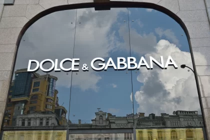 Cityscape: Dolce & Gabbana building and Shopping Mall