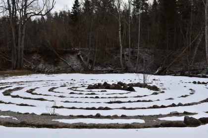 Snow-Covered Labyrinth amidst Rocks: A Study in Tranquility