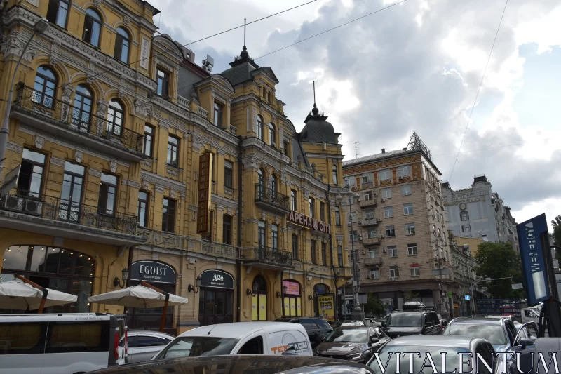 PHOTO Historical Drama of Grandiose Architecture and Lively Streets