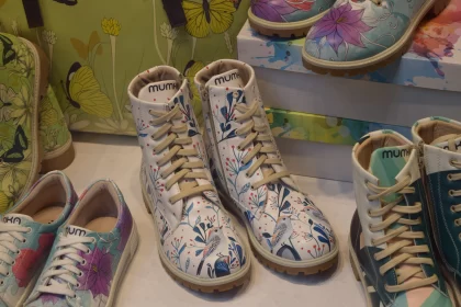 Tropical Floral Shoes: A Fusion of Street Art and Impressionism