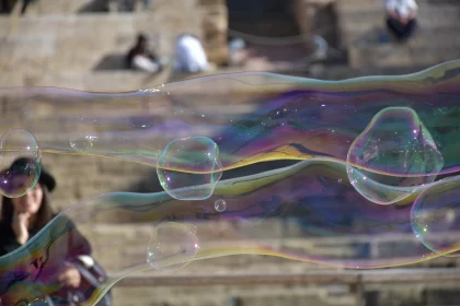 Ethereal Beauty of Floating Soap Bubbles Captured in a Wide-Angle Lens