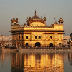 Sacred Reflection: The Golden Temple's Beauty