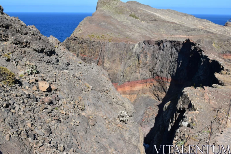 PHOTO Rugged Madeira Cliff Landscape