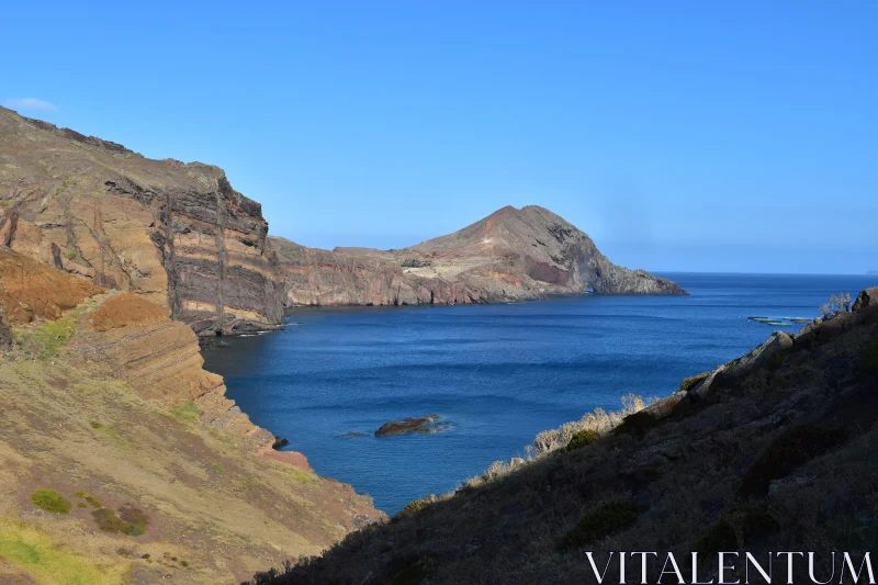 PHOTO Majestic Madeira Cliffs