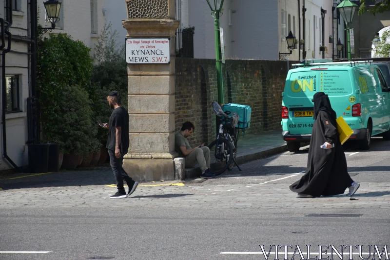 Street Life in Kynance Mews Free Stock Photo