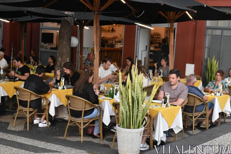 PHOTO Evening Atmosphere at Outdoor Restaurant