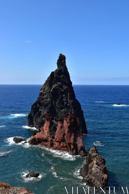 Rugged Beauty of Madeira's Seascape Free Stock Photo