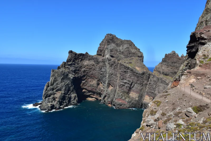 Madeira's Dramatic Coastal Cliffs Free Stock Photo