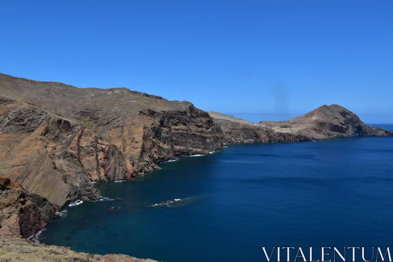 PHOTO Majestic Madeira Coastline