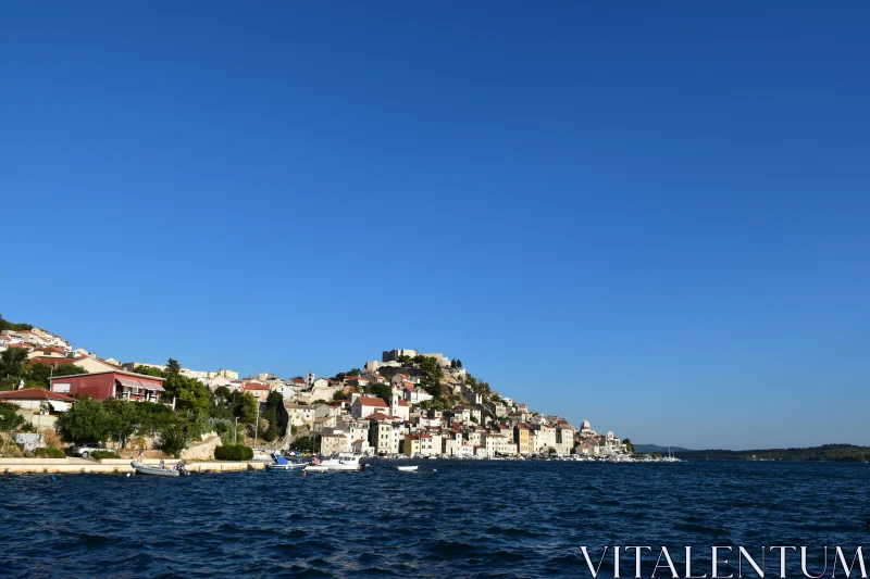 PHOTO Picturesque Waterfront Architecture