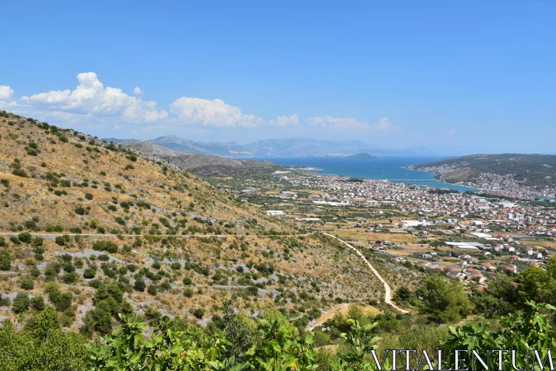 PHOTO Coastal Horizon and Townscape