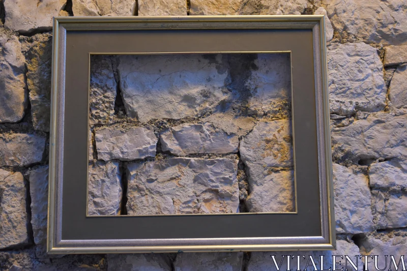 PHOTO Framed Stone Wall Composition