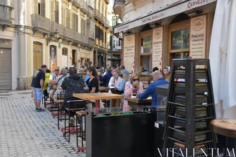 PHOTO Outdoor Dining in Malaga Street