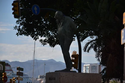 Statue and Mountains in Málaga