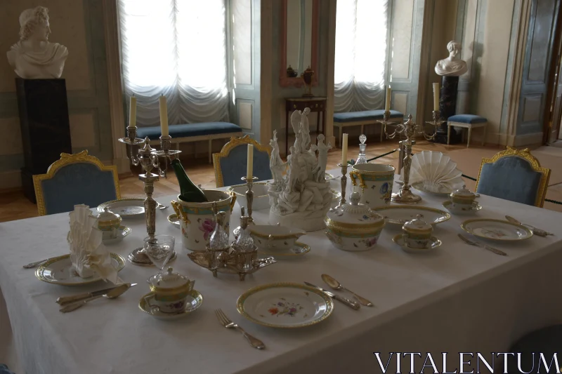 PHOTO Sophisticated Table Setting in Classical Interior