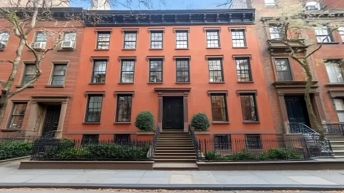 Charming Urban Townhouse in Warm Terracotta